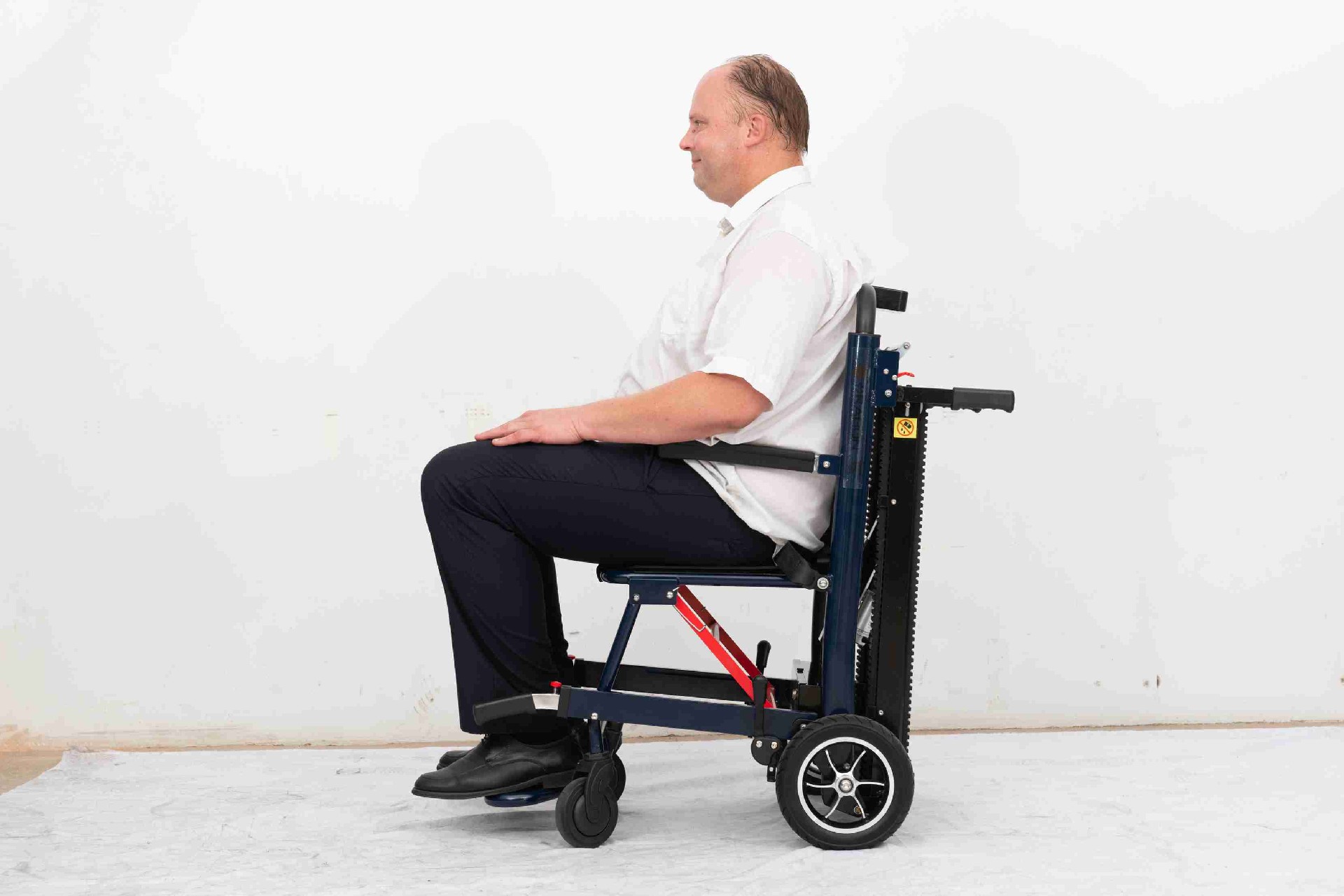 電動(dòng)爬樓輪椅 電動(dòng)爬樓輪椅